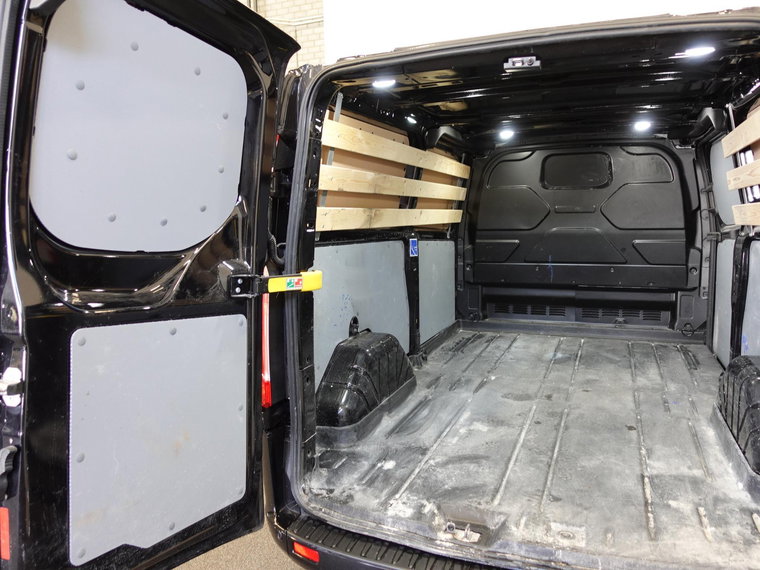 Vehicle Image 37
