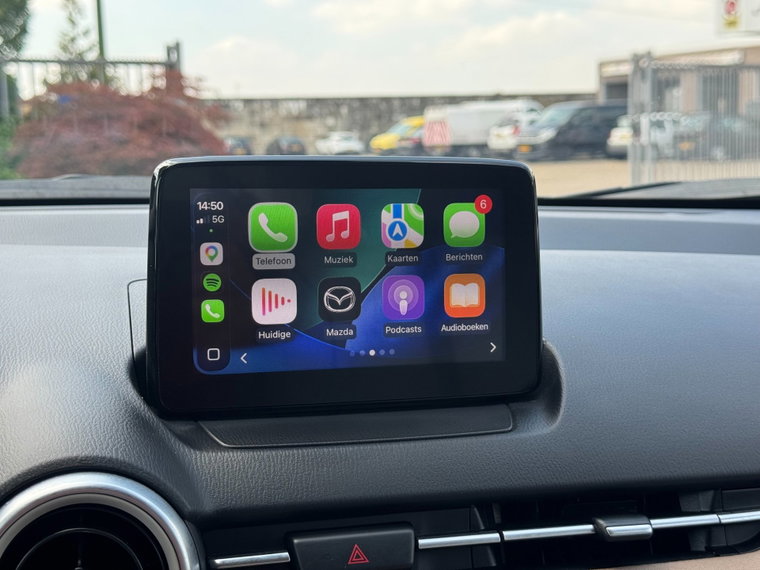 Vehicle Image 25