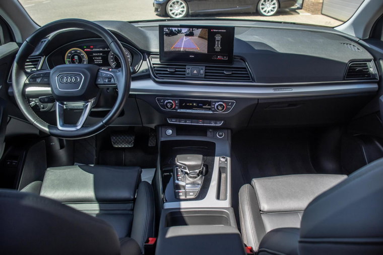 Vehicle Image 13