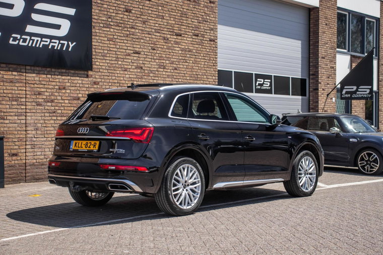 Vehicle Image 6