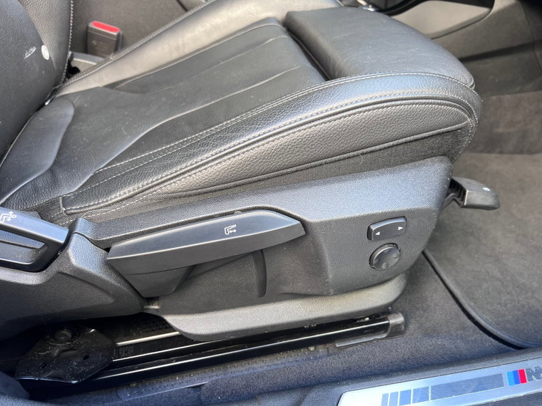 Vehicle Image 38