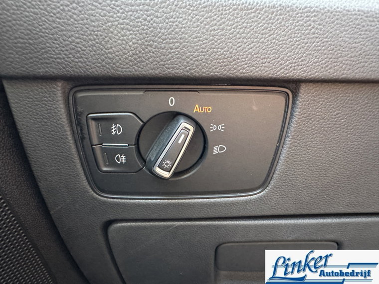 Vehicle Image 28