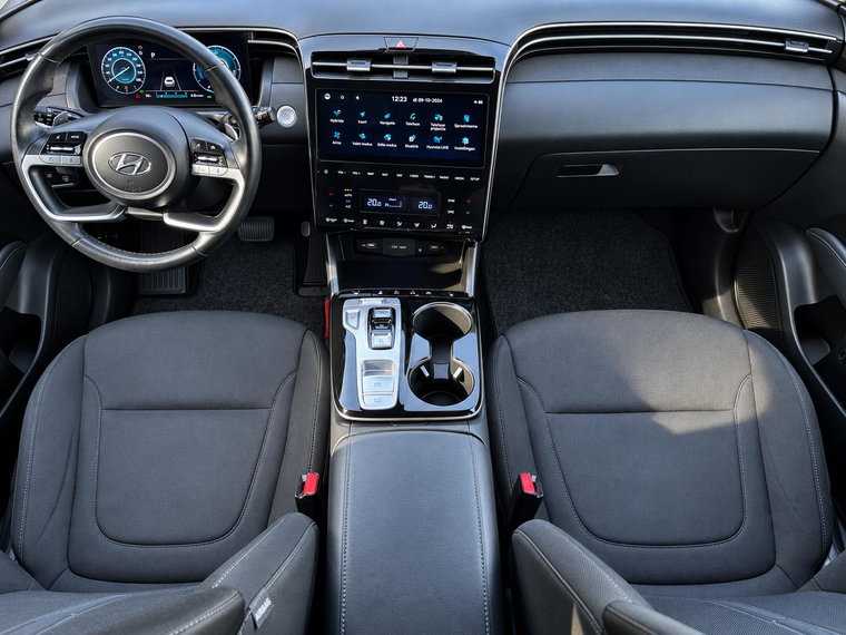Vehicle Image 13