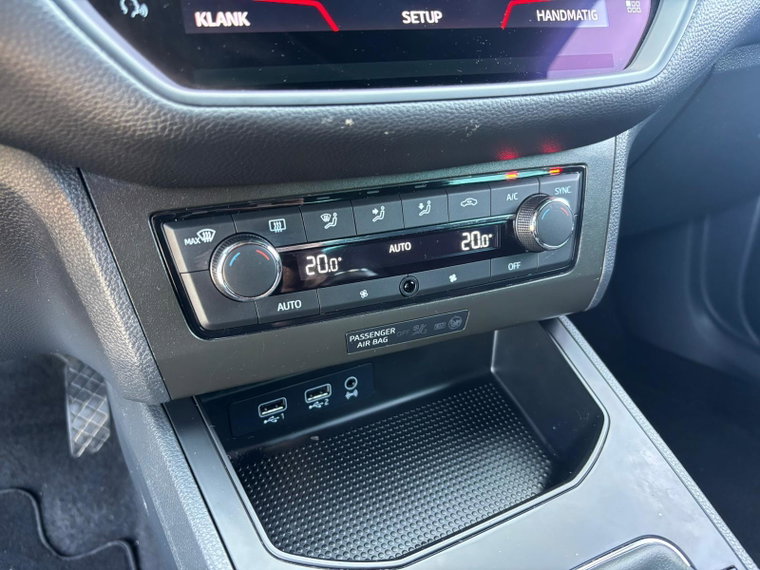 Vehicle Image 29
