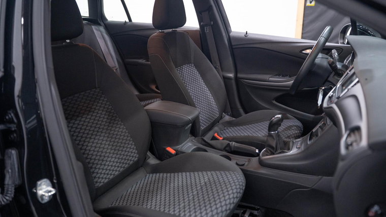 Vehicle Image 32