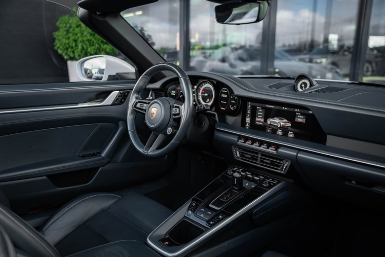 Vehicle Image 12