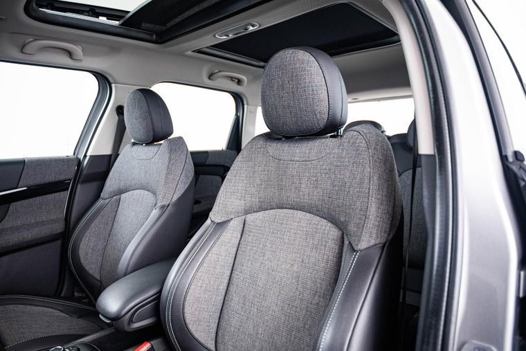 Vehicle Image 19