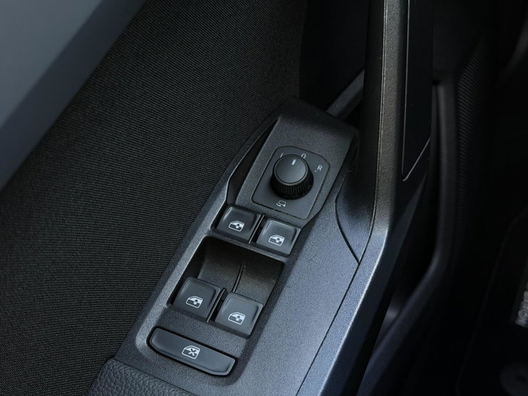 Vehicle Image 43