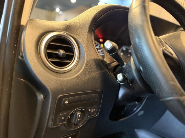 Vehicle Image 23