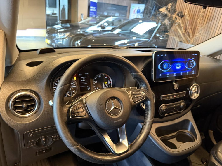 Vehicle Image 40
