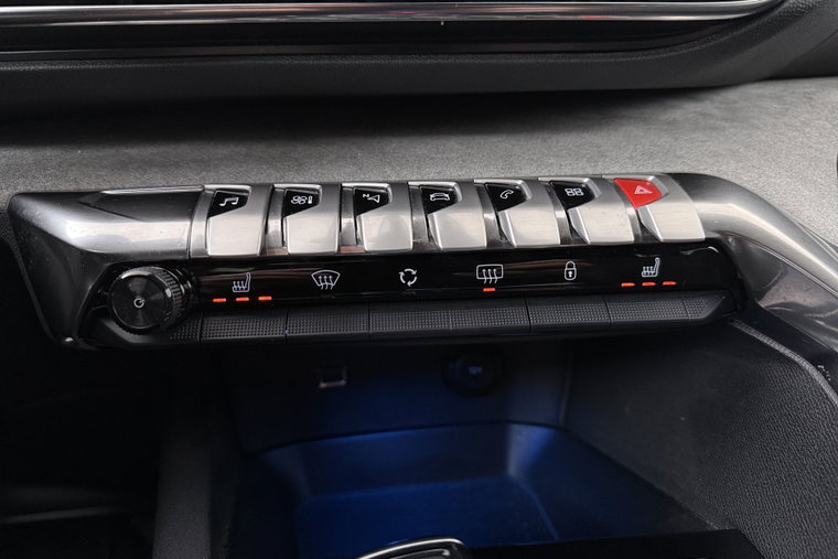 Vehicle Image 28