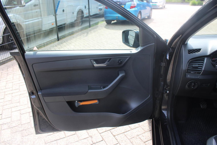 Vehicle Image 34
