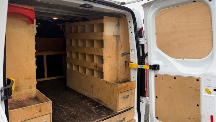 Vehicle Image 14