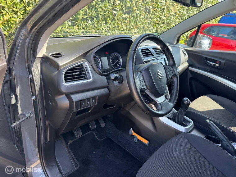 Vehicle Image 16