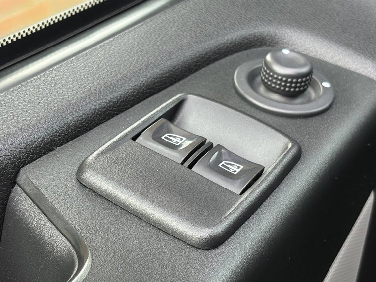 Vehicle Image 24