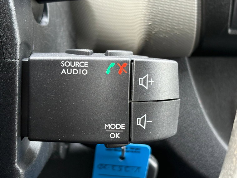 Vehicle Image 28
