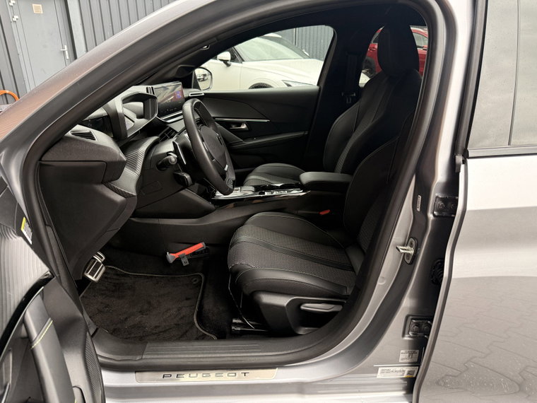 Vehicle Image 38