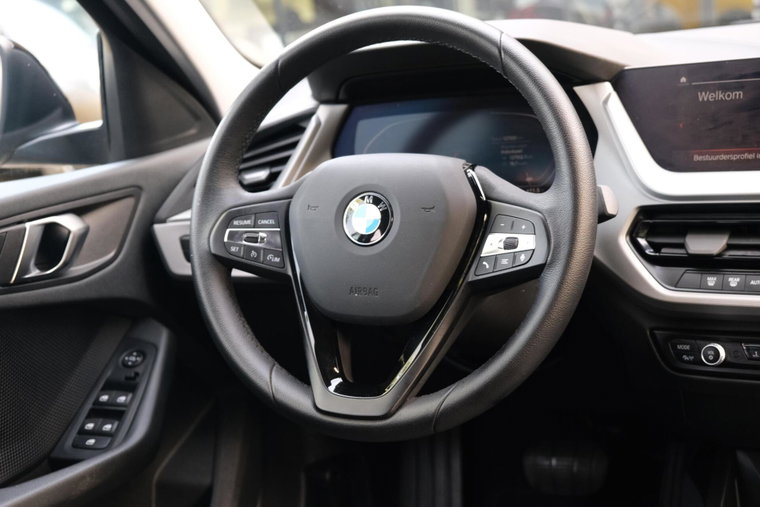 Vehicle Image 37