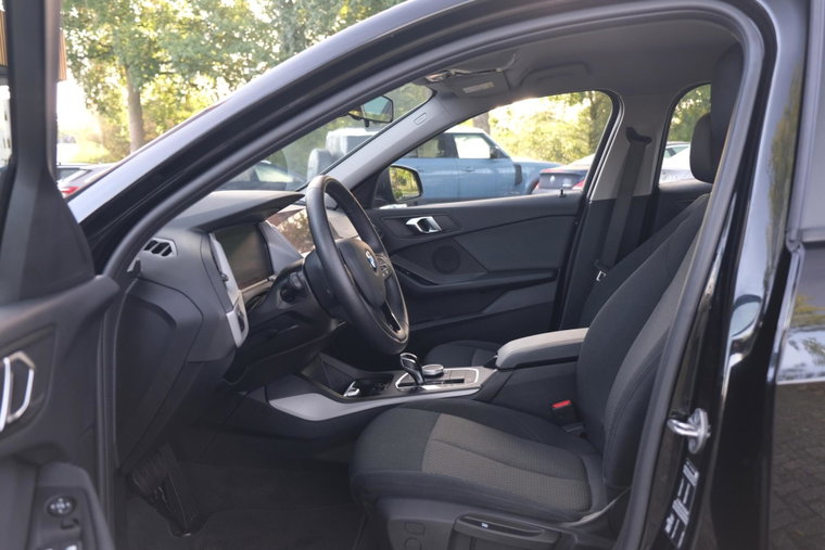 Vehicle Image 39