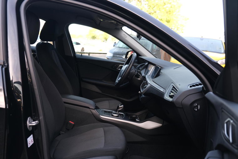Vehicle Image 40