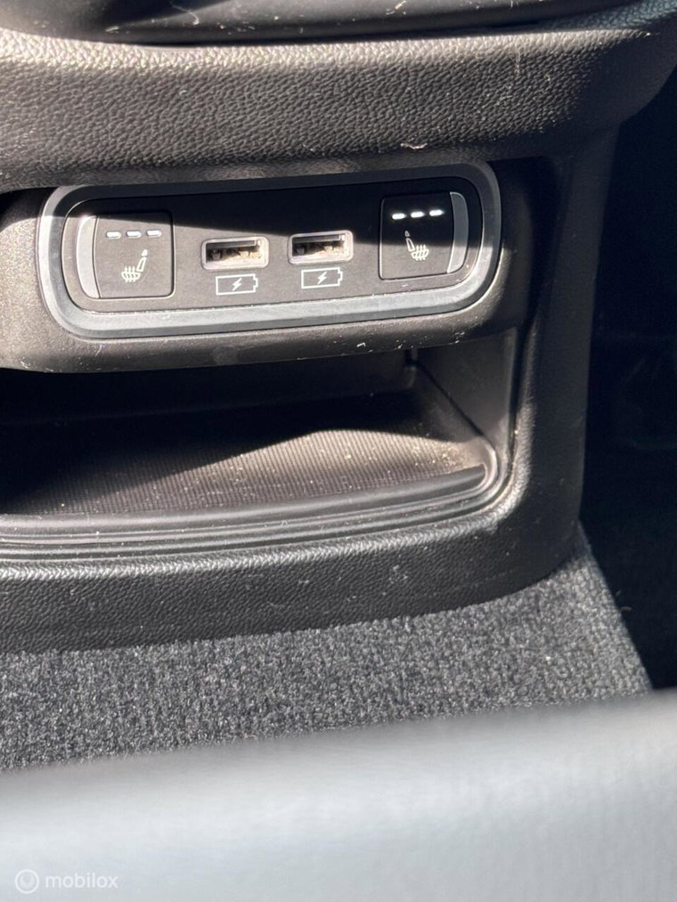 Vehicle Image 29