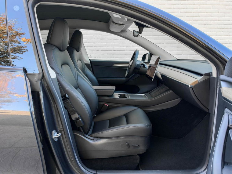 Vehicle Image 17