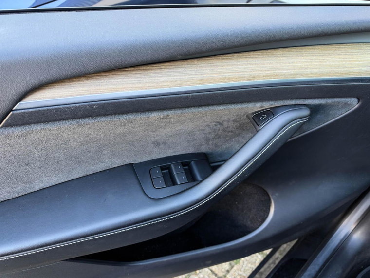 Vehicle Image 50