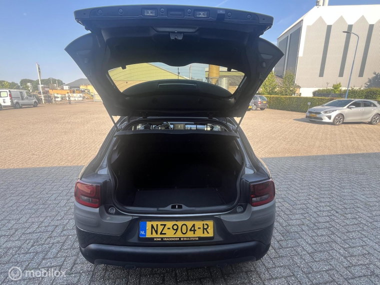 Vehicle Image 17