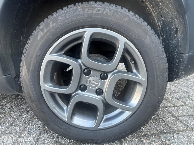 Vehicle Image 18