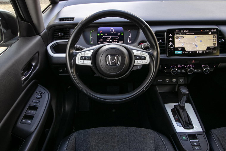 Vehicle Image 16