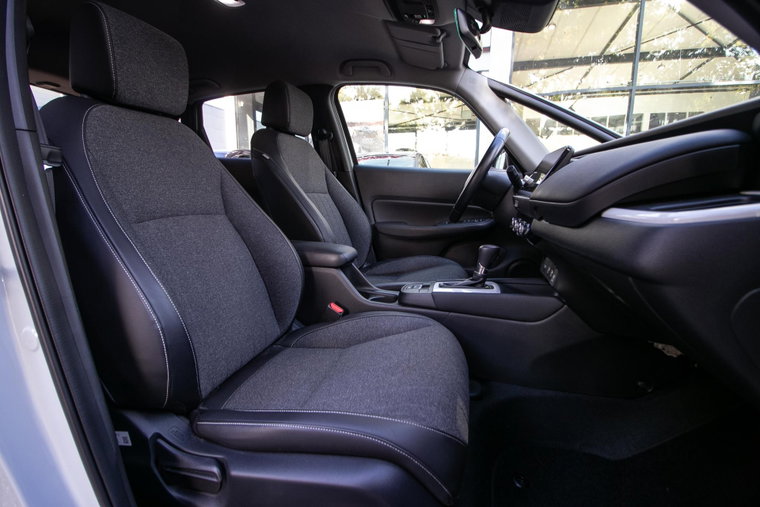 Vehicle Image 6