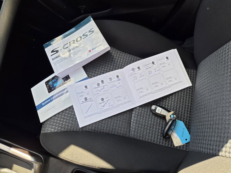 Vehicle Image 12