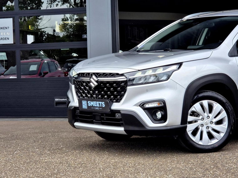 Vehicle Image 13