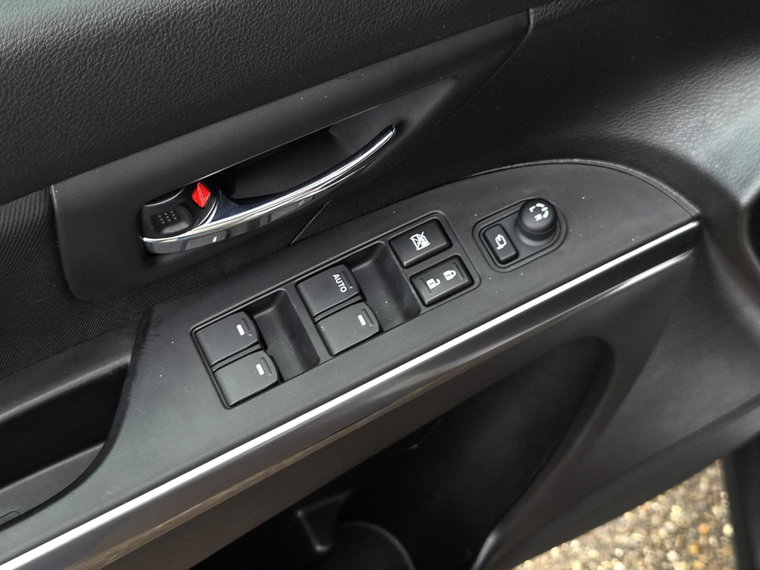 Vehicle Image 26