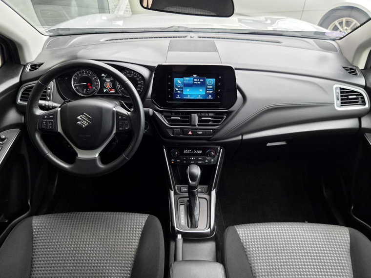 Vehicle Image 6