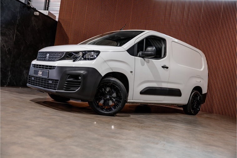 Vehicle Image 35