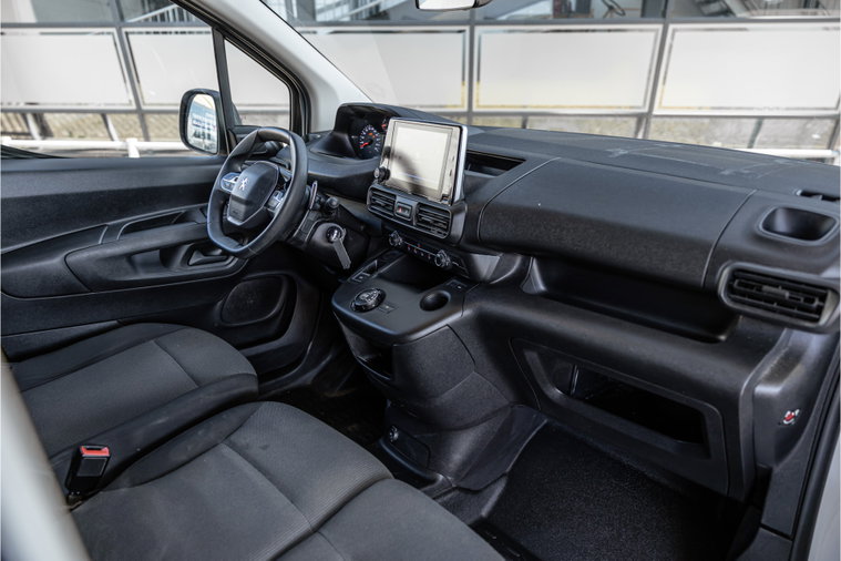 Vehicle Image 9