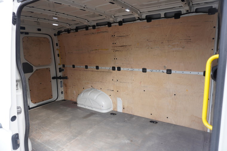Vehicle Image 13