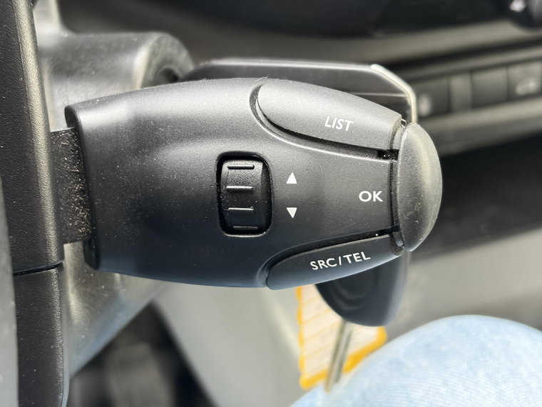 Vehicle Image 28