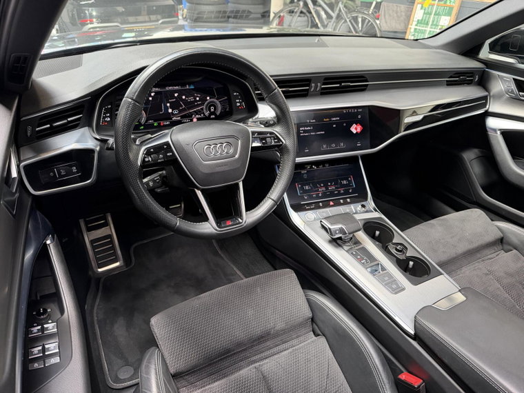 Vehicle Image 15
