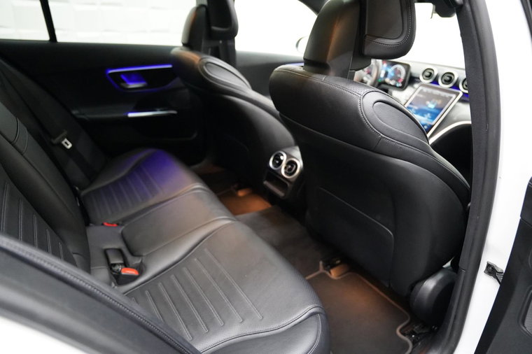Vehicle Image 38