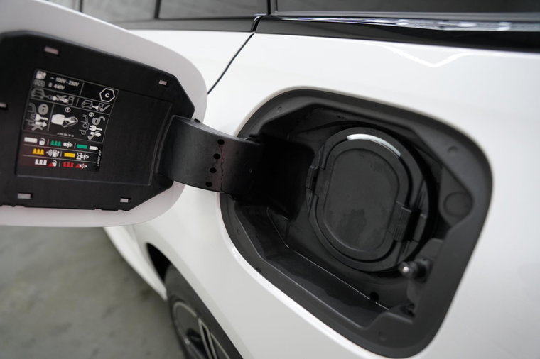 Vehicle Image 11