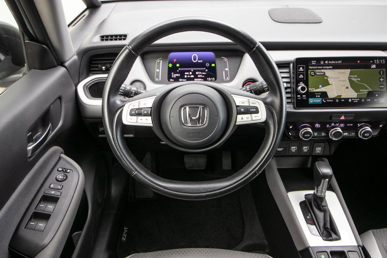 Vehicle Image 16