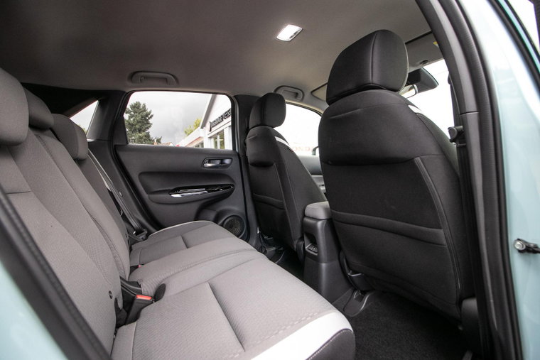 Vehicle Image 6
