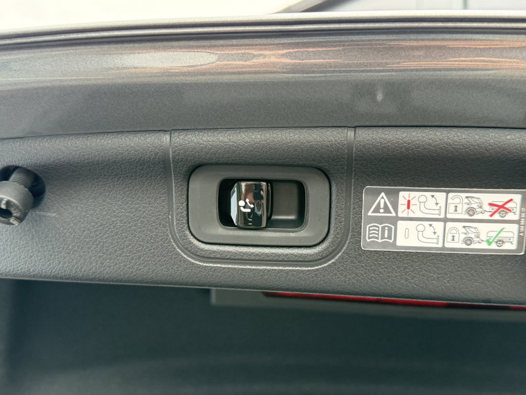 Vehicle Image 37