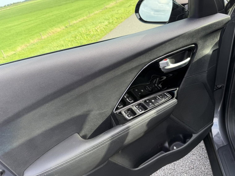 Vehicle Image 26