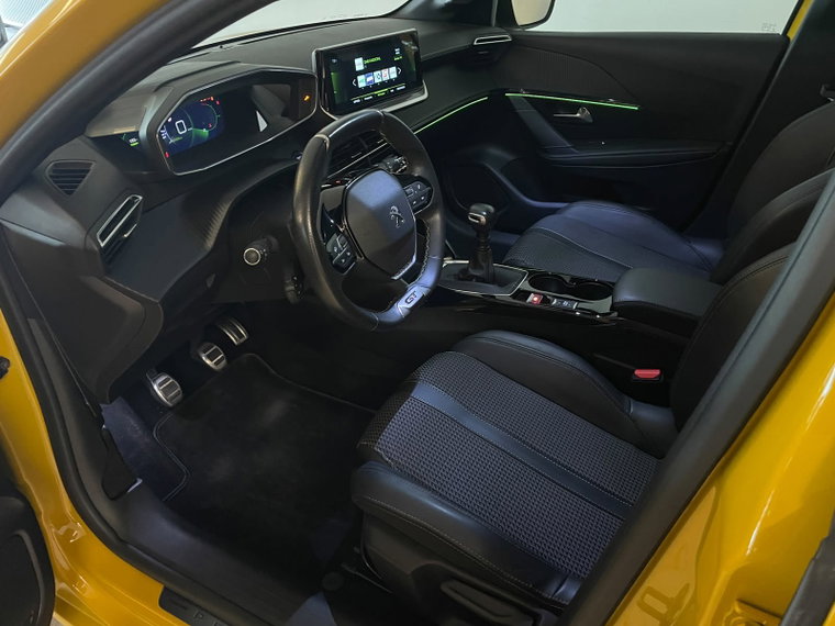 Vehicle Image 25