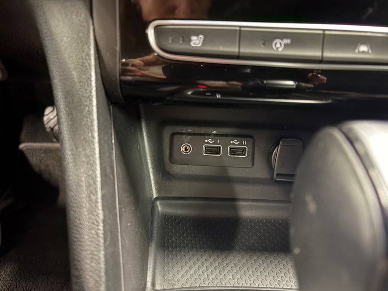 Vehicle Image 28