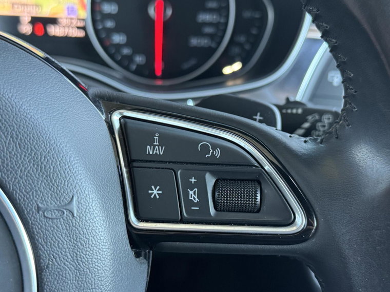 Vehicle Image 28
