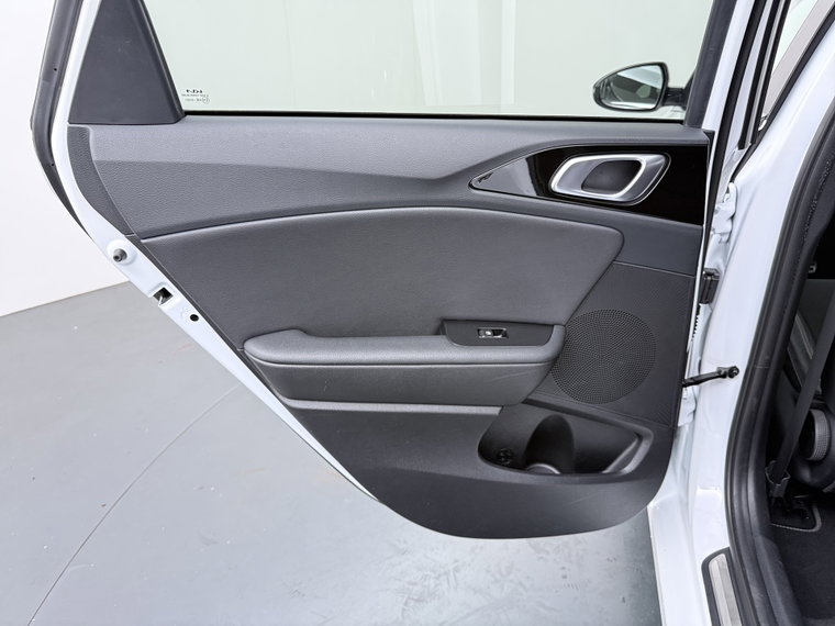 Vehicle Image 36